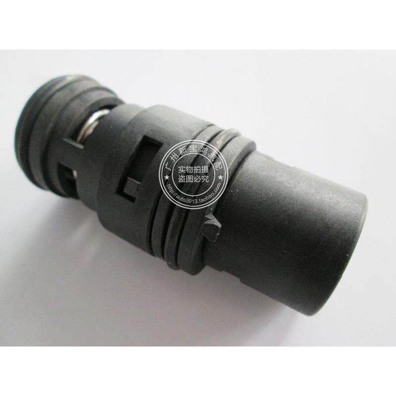适用宝马X3 X5 E46 E53 E83 318I 320I 325I 节温器 水壶感应器