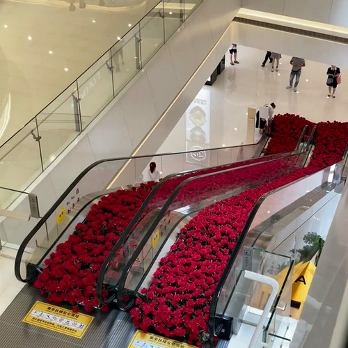 瀑布花仿真玫瑰花造景网红商场扶楼梯橱窗520美陈仿生假花装饰