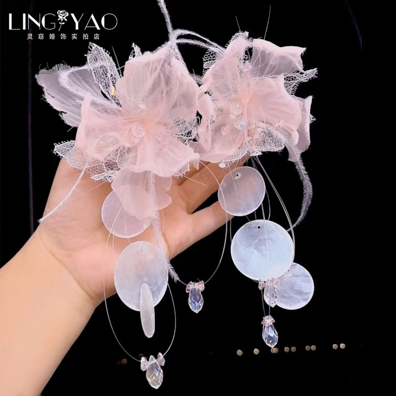 森系夸张粉色羽毛娟纱花朵贝壳片耳环新娘氛围感甜美无耳朵耳饰品