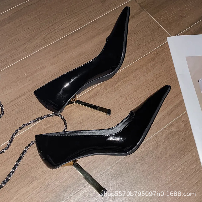 高级感小金条2025春季新款漆皮小方头细跟浅口斩男气质高跟单鞋女