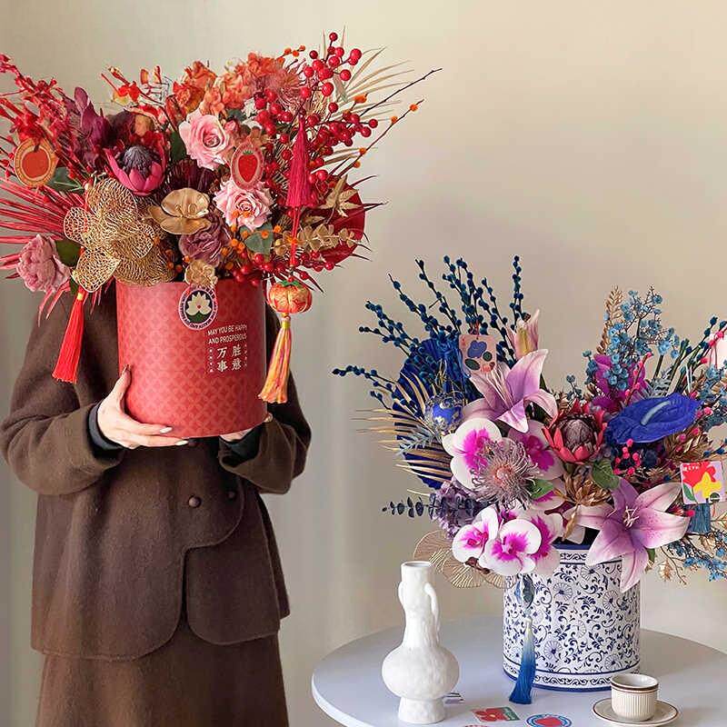 中国风年宵花套二抱抱桶青花瓷红图片