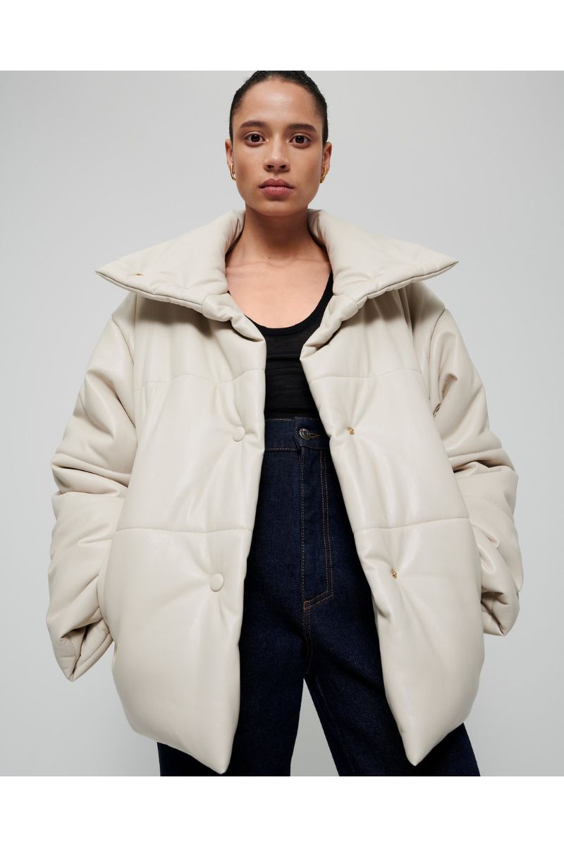 匈牙利设计师Nanushka