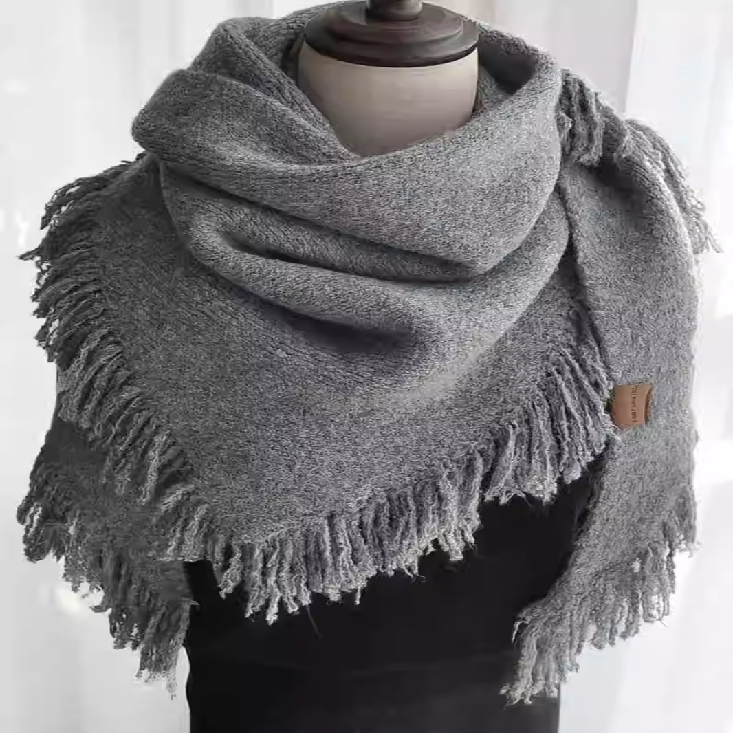 灰色羊绒披肩外搭女2025年新款三角围巾旗袍披肩秋冬季保暖高级感