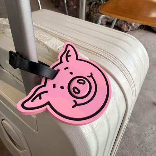 行李牌可爱行李箱挂件装饰挂饰托运防丢行李箱防丢牌英国玛莎猪