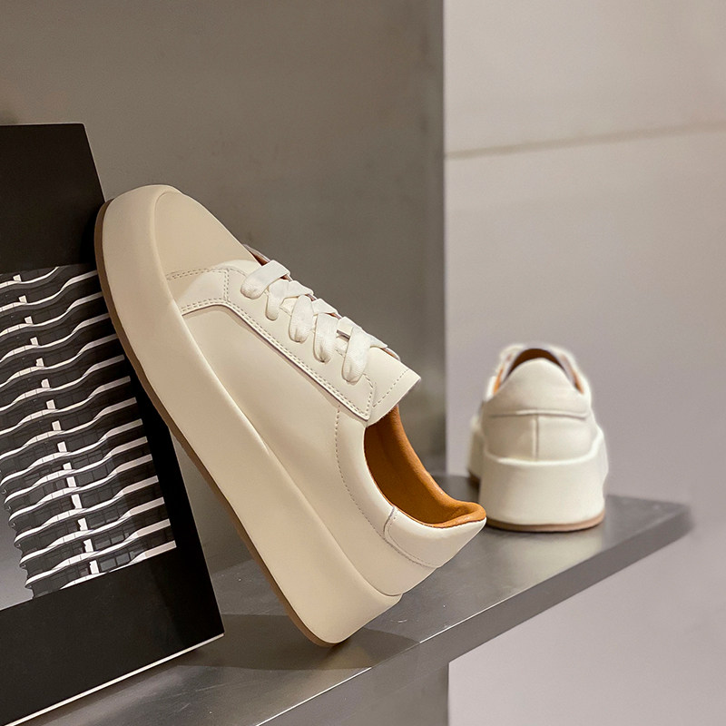 브랜드관에서 눈물을 흘리게 만든 것은 어젯밤의 바텐더뿐만이 아니었습니다