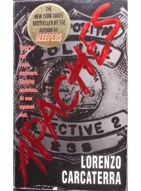 英语原版书阿帕奇犯罪惊悚小说Apaches纽约时报畅销作家洛伦佐卡卡特拉章节书讲述前纽约警察组成复仇单位打击犯罪的故事适合14