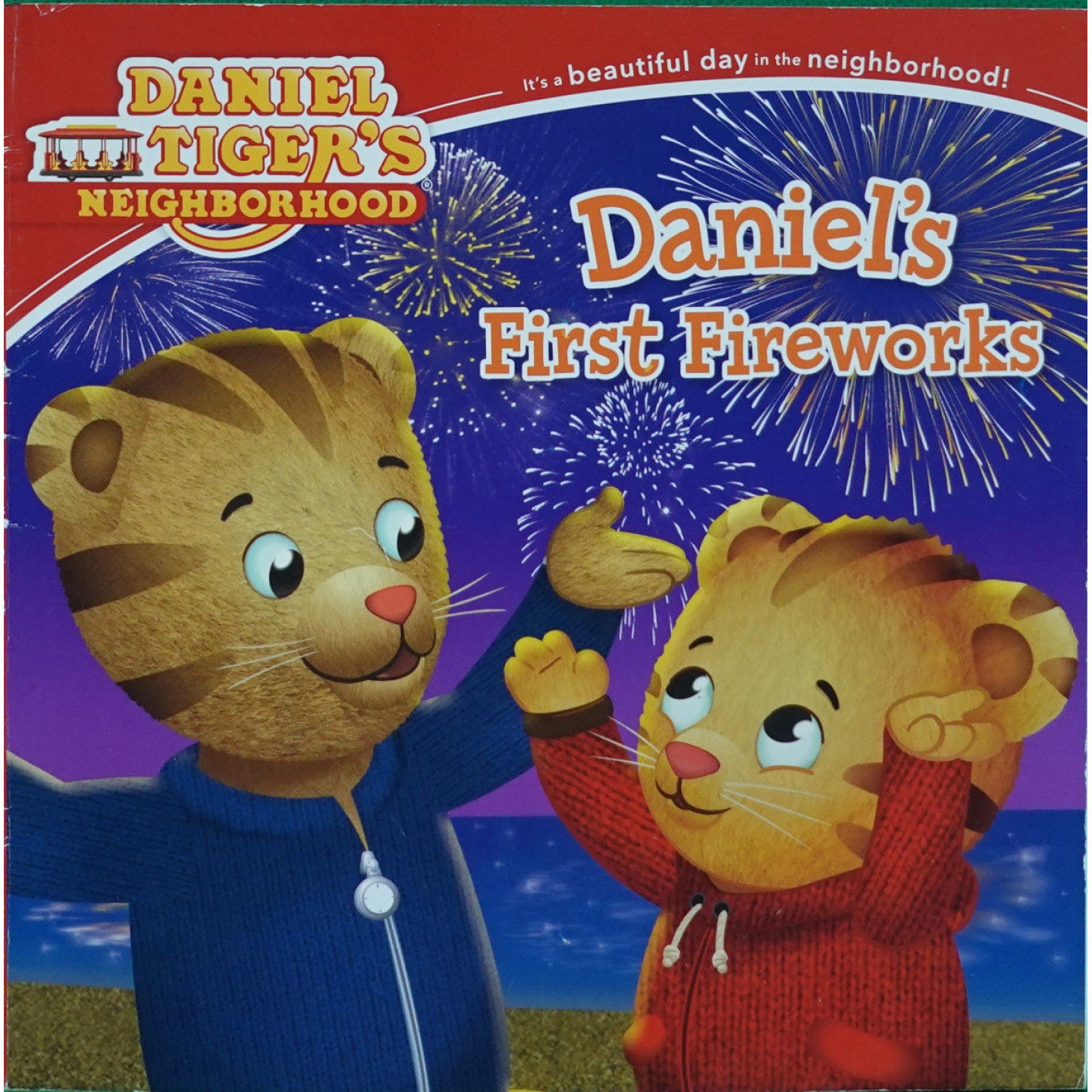 英语原版丹尼尔老虎的邻居系列DanielsFirstFireworks温馨绘本讲述丹尼尔第一次看烟花的故事帮助36岁儿童学习情绪管理和家,书籍/杂志/报纸,原版其它,淘宝优惠券,粉丝福利购,淘宝优惠卷