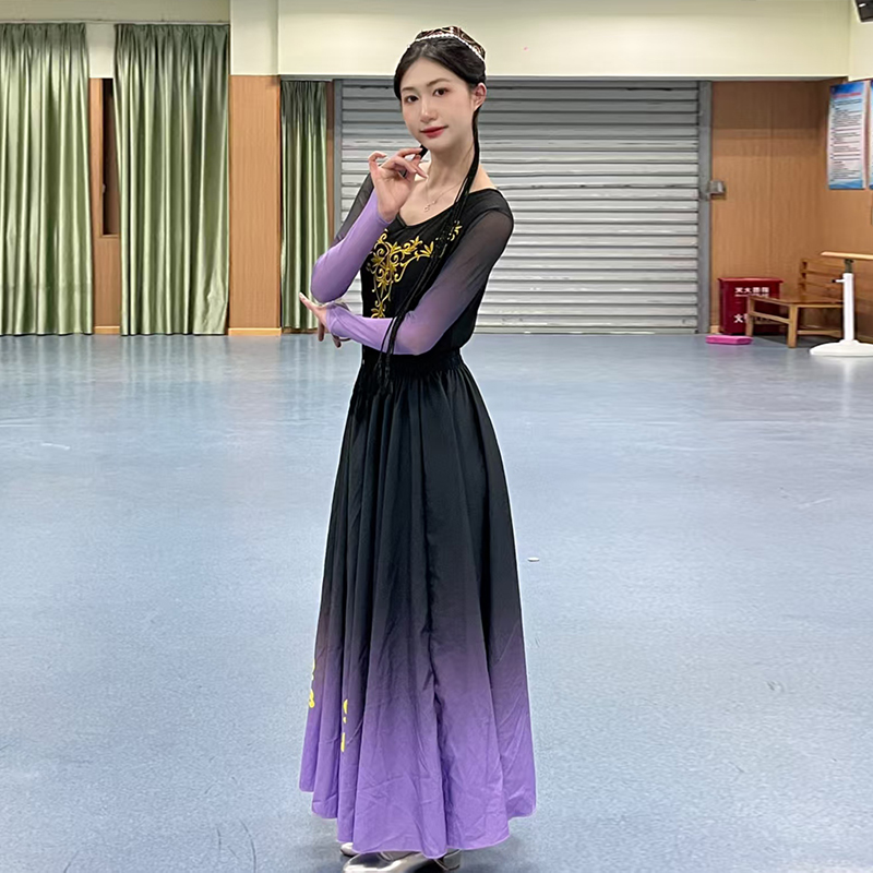 新疆维吾尔族舞蹈服演出服
