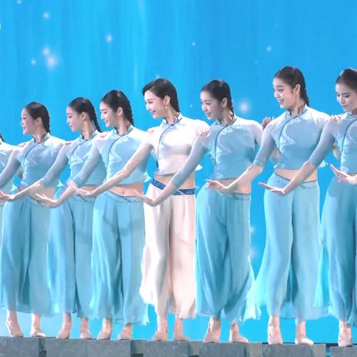 新款春晚碇步桥舞蹈服演出服