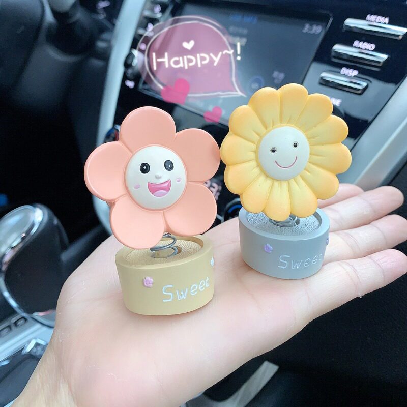 可爱太阳花车载摇头摆件女款