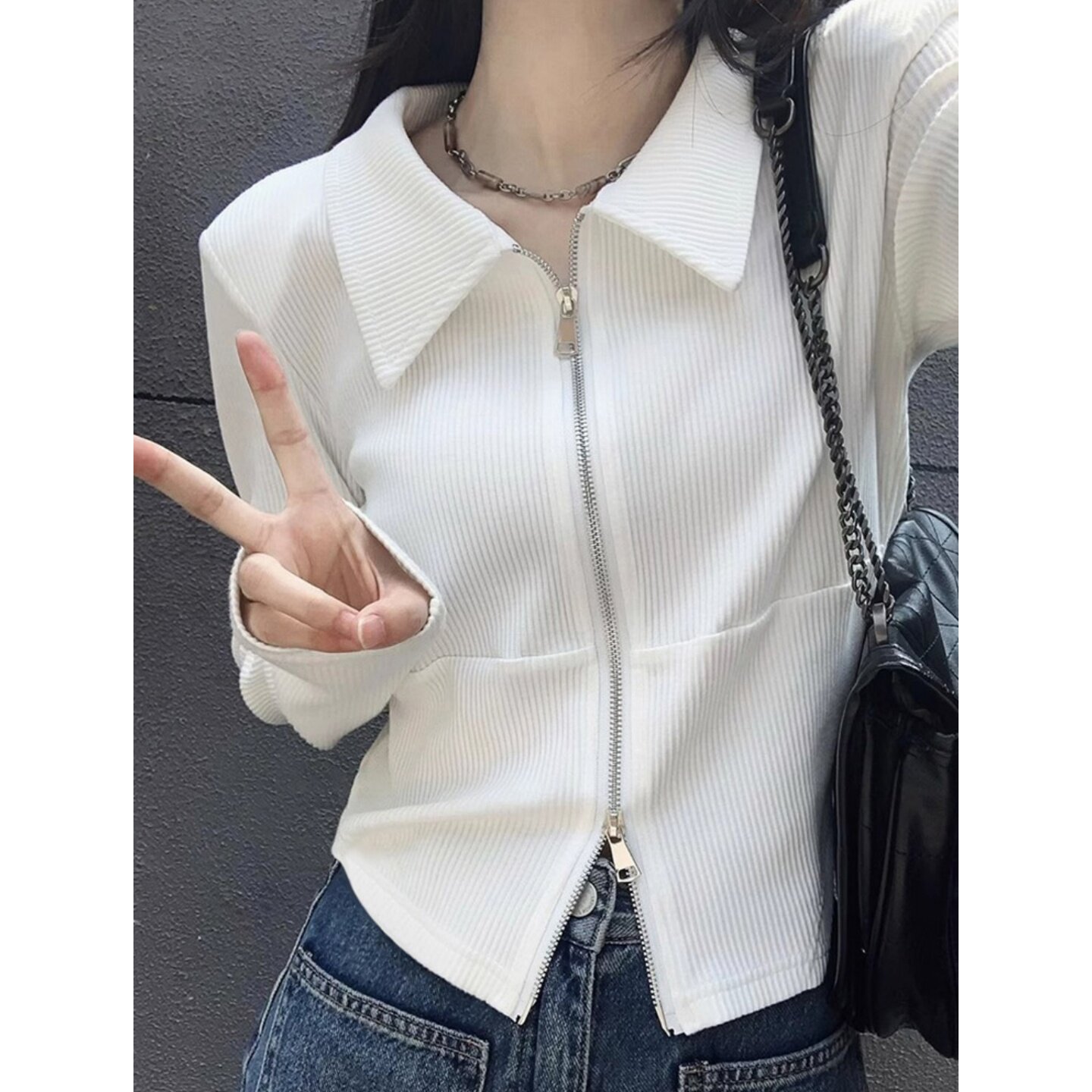 今年流行的短款正肩长袖打底衫t恤女春秋款修身显瘦漂亮小衫上衣