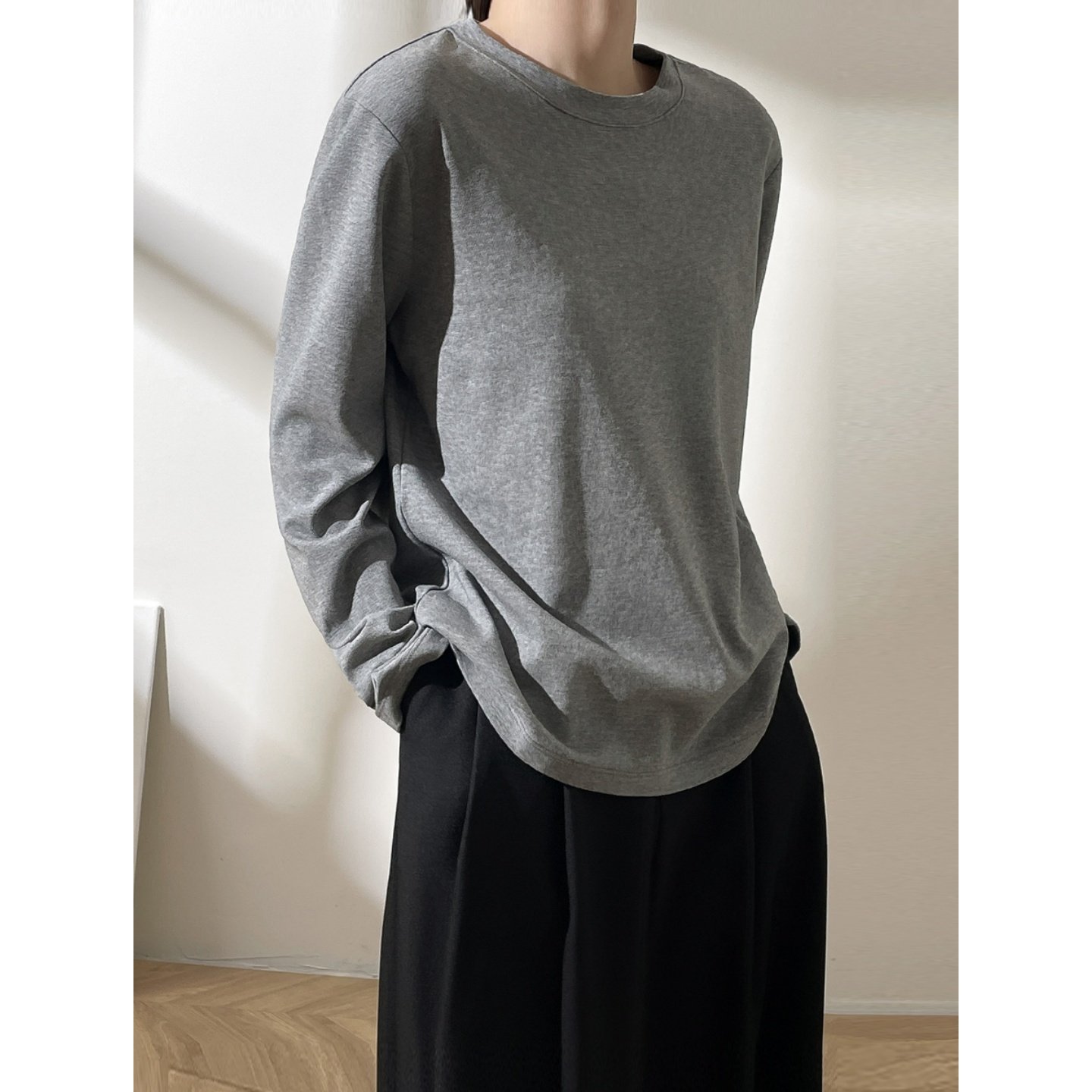 灰色简约长绒棉圆领长袖T恤女春秋外穿内搭宽松基础款打底衫上衣