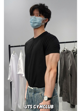 UTS 显身材收袖口短袖男款T恤训练健身小领口正肩版型