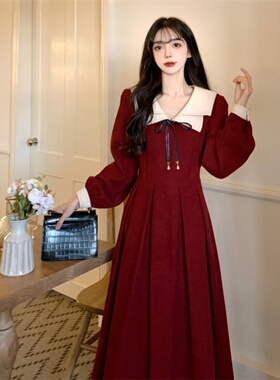 大码设计感长袖裙子女秋季2025新款减龄收腰法式赫本风复古连衣裙