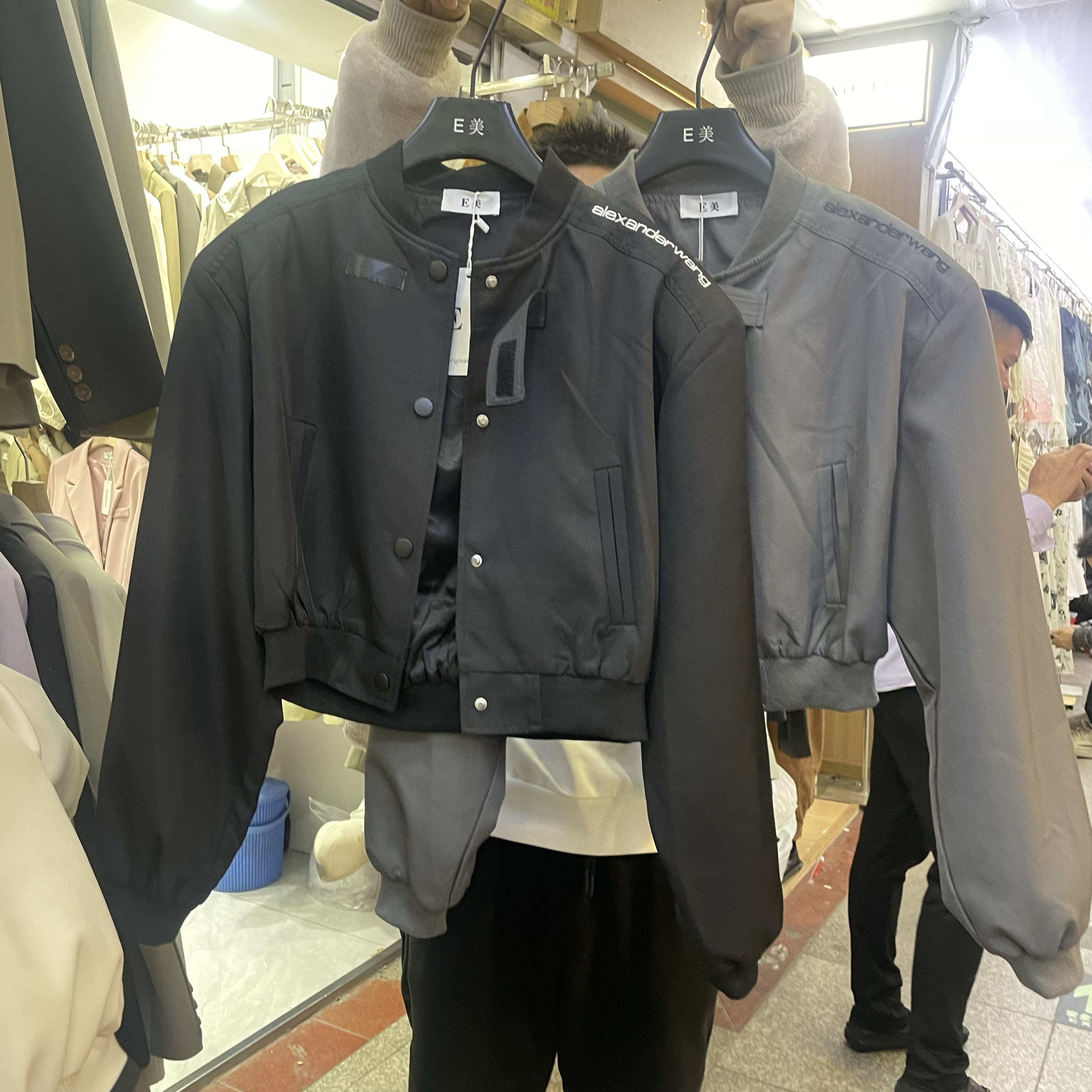 时髦精都在穿 美式复古设计感棒球服外套女chic早秋上衣短款