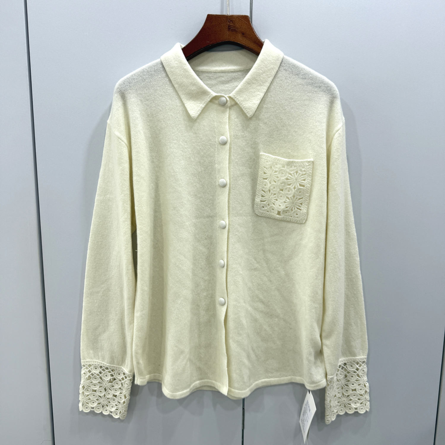 161-2588欧洲站25冬镂空钩花口袋袖口单排扣翻领洋气羊毛羊绒毛衣