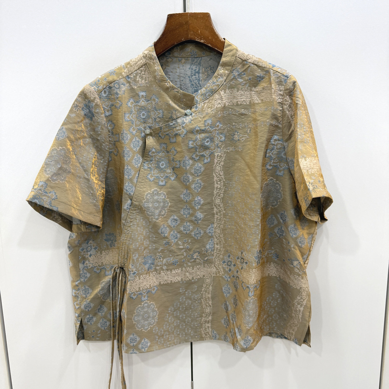 L69261 斜门禁流苏盘扣立领复古提花宽松国风短装人丝香云纱衬衫