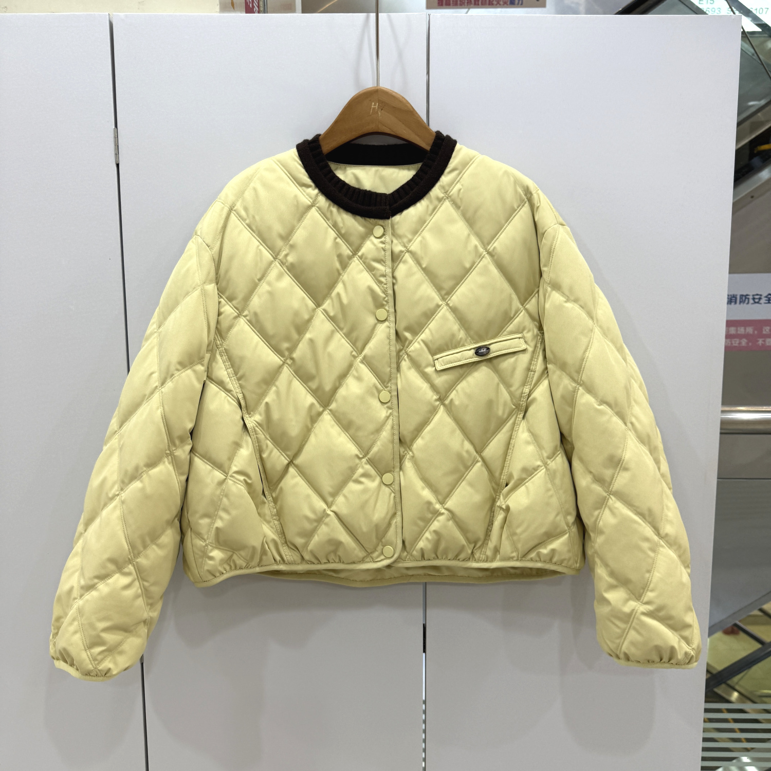 818欧洲站2025冬时尚圆领菱形格宽松休闲百搭短款羽绒服外套女