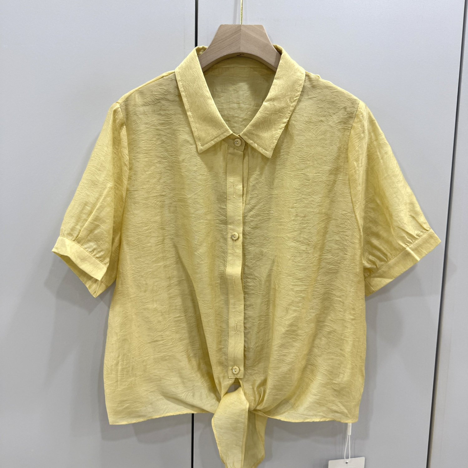 红炫影WL-0555 欧洲站2026夏新款时尚百搭提花系带收腰单排扣衬衫