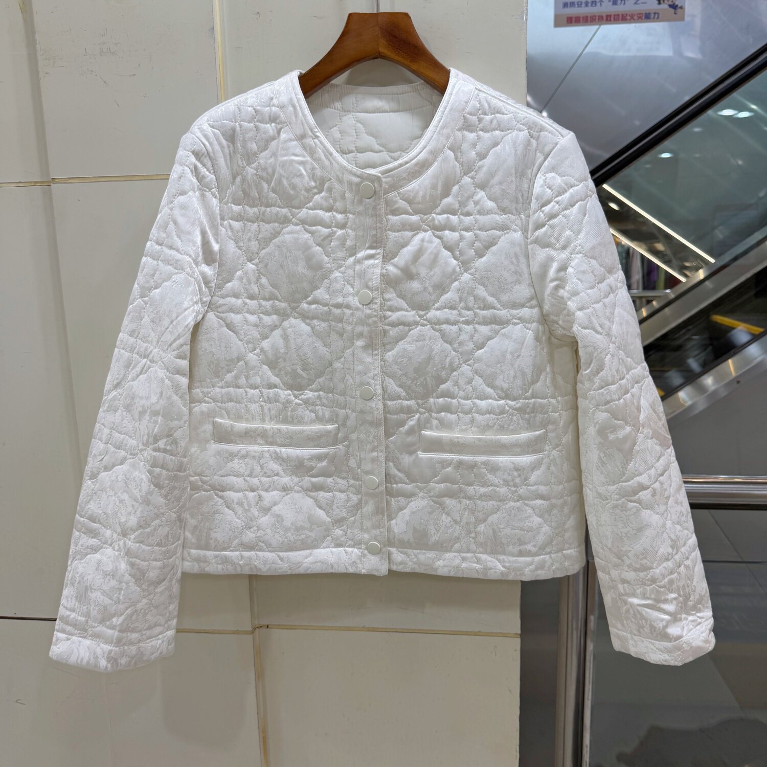 80832 单排按扣圆领复古人丝菱形花轻便短装夹棉外套棉服欧货秋冬