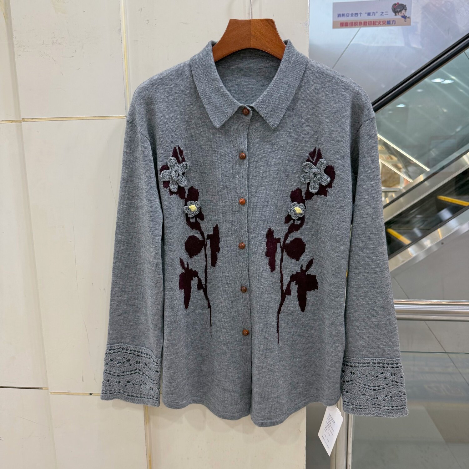 73-6071欧货翻领花朵刺绣单排扣针织开衫女长袖减龄重工羊毛毛衣