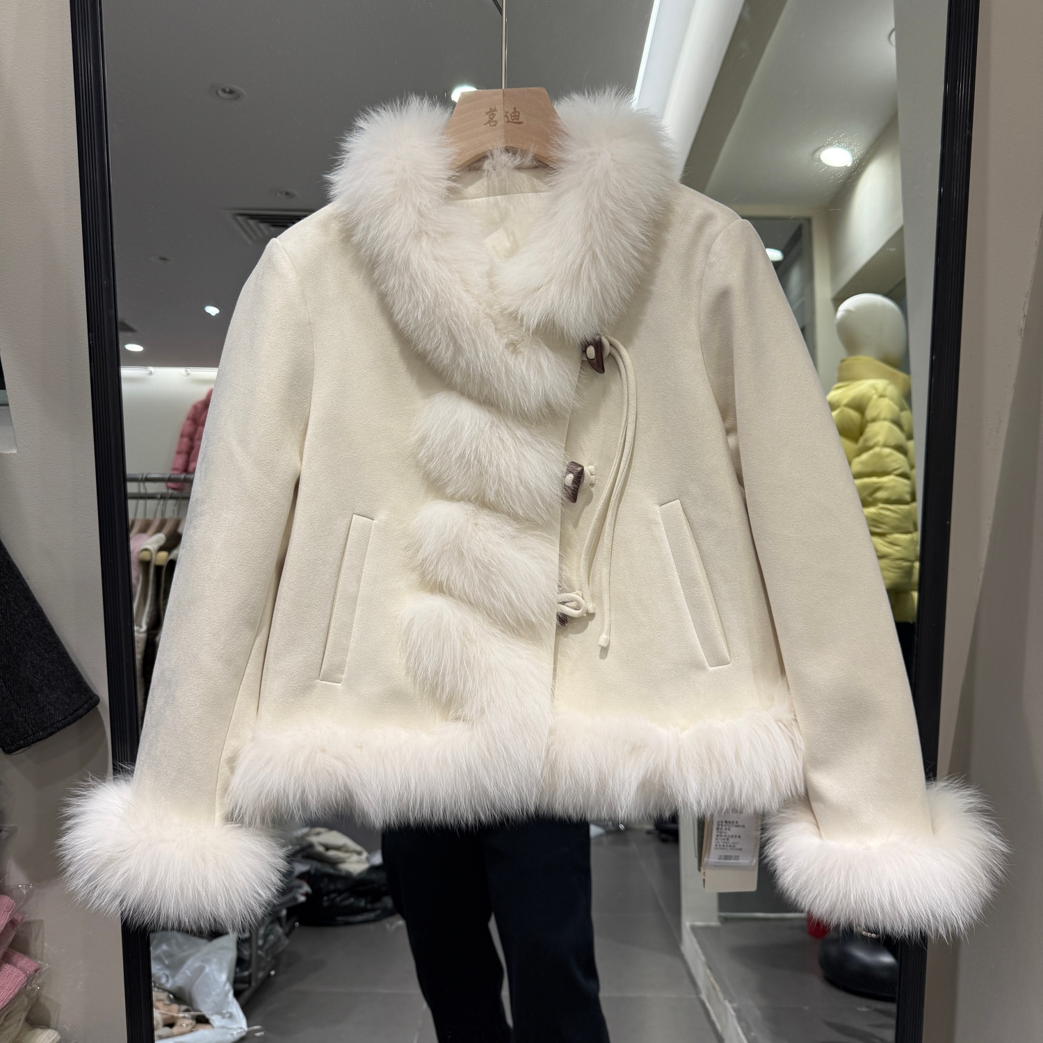 98016欧洲站25冬高端洋气轻奢狐狸毛领镶边麂皮绒鹅绒皮草羽绒服