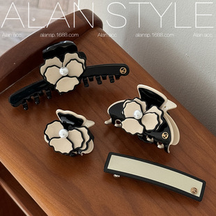 白色山茶花醋酸抓夹女高级感2025新款后脑勺半扎发发夹发量少发饰