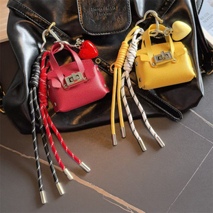新款 迷你皮革小包包钥匙链耳机包配饰钥匙扣书包小挂件 m系个性