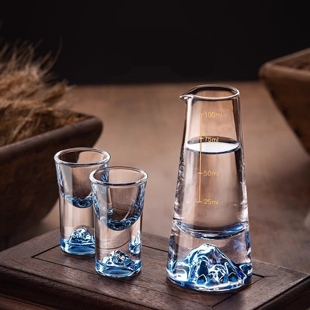 酒杯白酒高级感蓝山小酒杯一口杯玻璃分酒器套装高度白酒酒盅