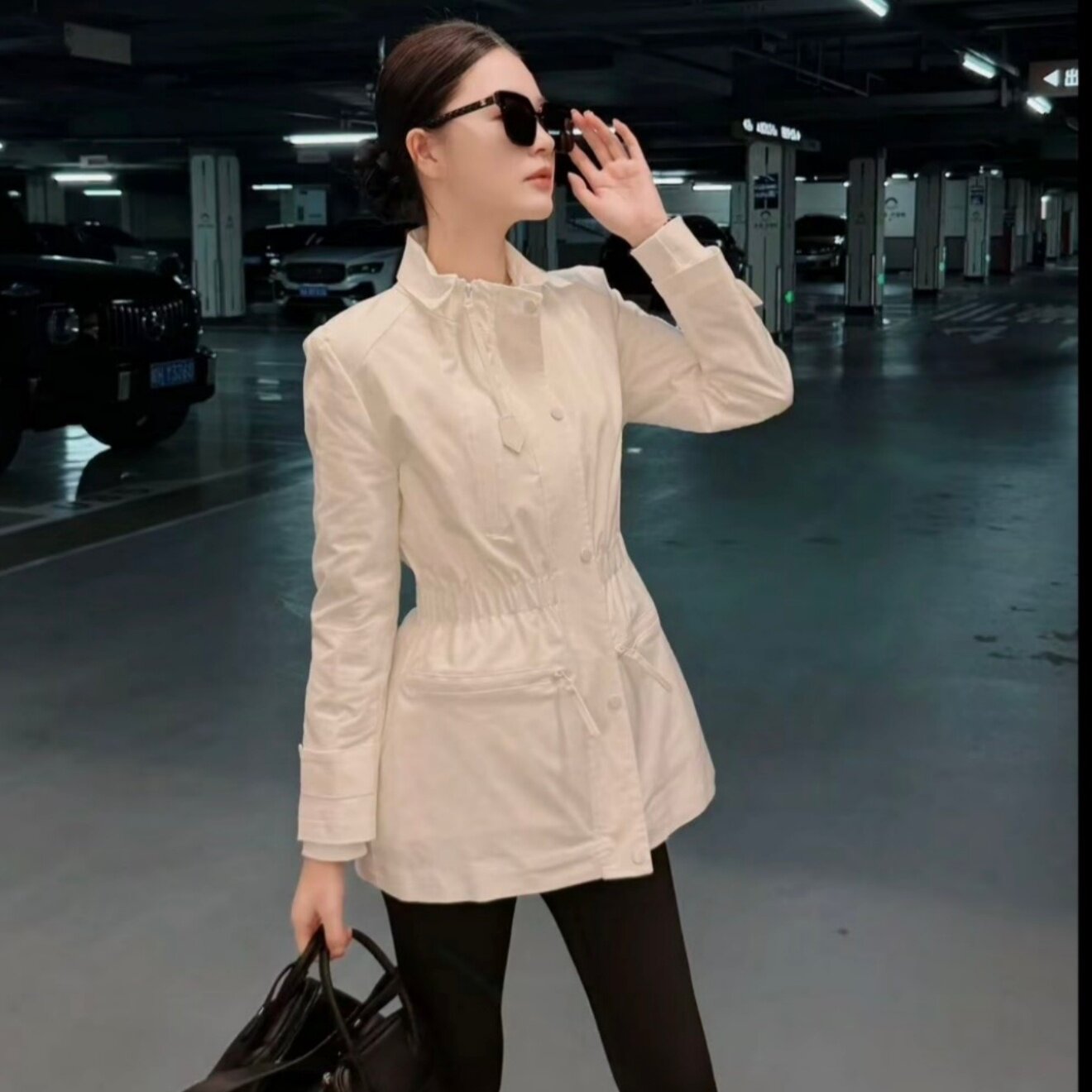 春秋新款立领拉链收腰冲锋衣外套女时尚高级感小个子通勤百搭上衣