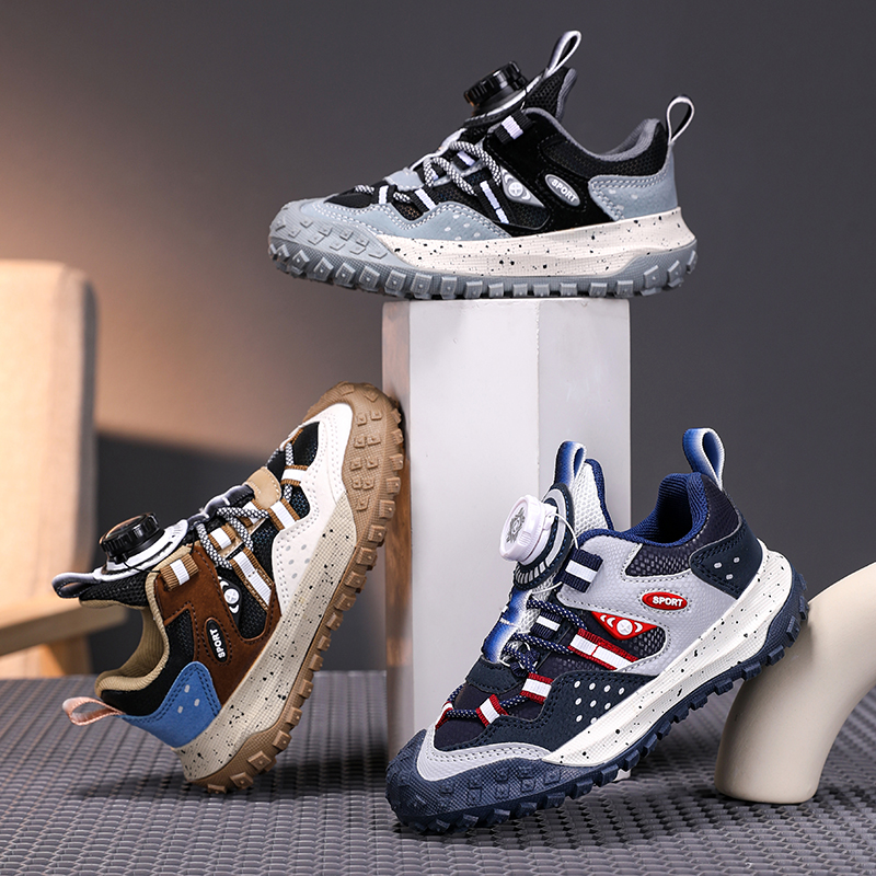 男童皮面防水户外防穿刺运动鞋