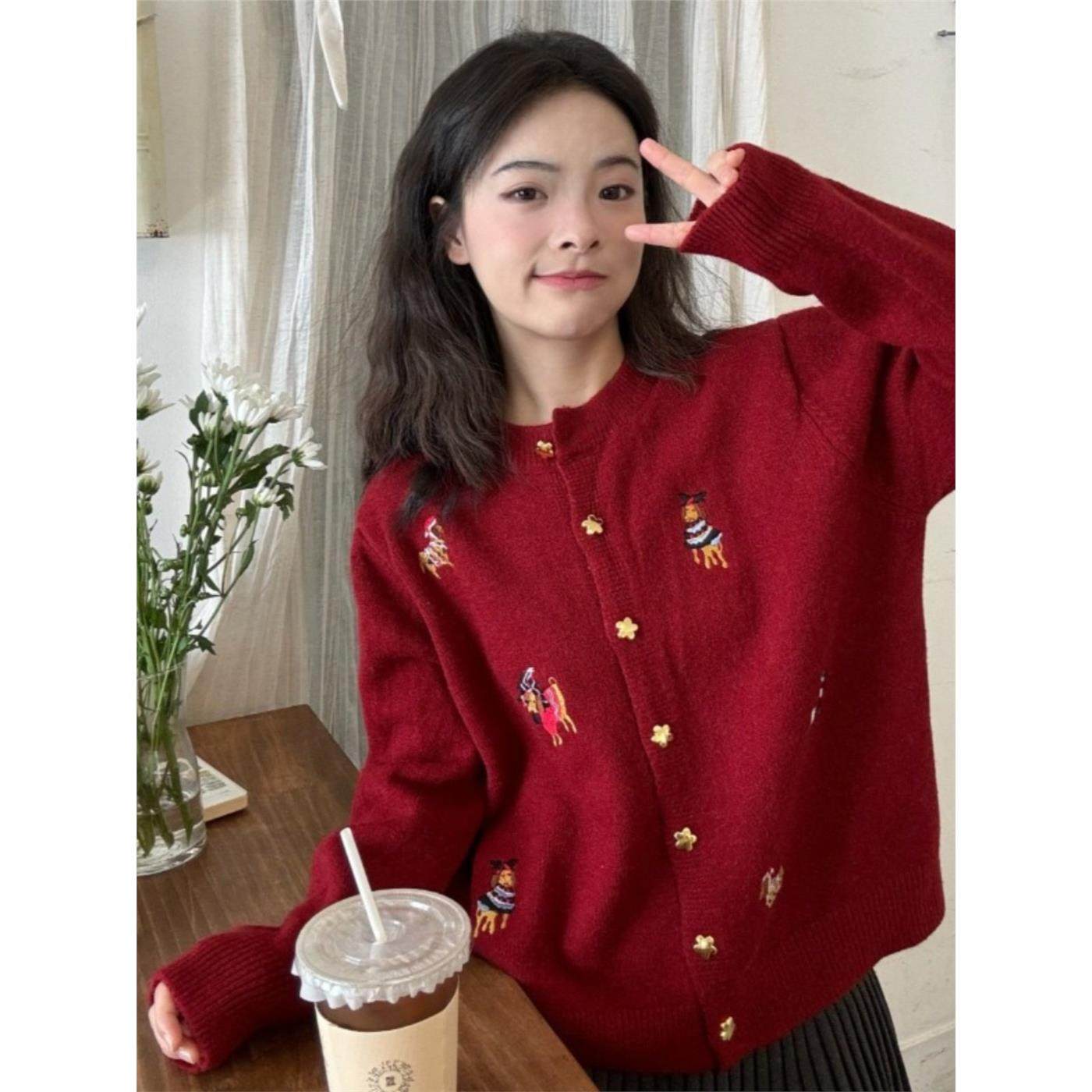 超级好看的新年女性红色毛衣夹克2025秋季大码脂肪毫米减少年龄绣,个性定制/设计服务/DIY,棉服工装,淘宝优惠券,粉丝福利购,淘宝优惠卷