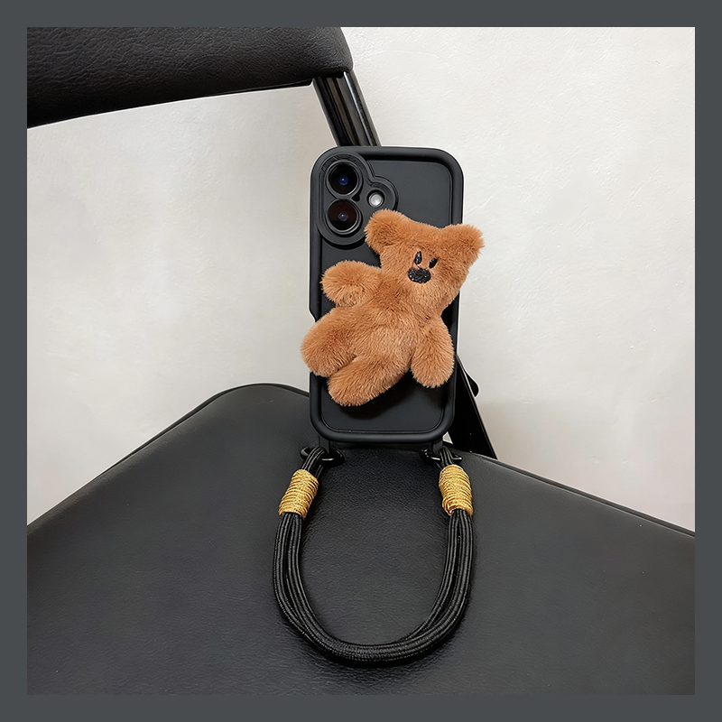 可爱呆萌毛绒小熊适用苹果17手机壳iphone16e尼龙绳15promax挂绳14plus卡通13简约12秋冬11软8/xrmax/7xs/6sp