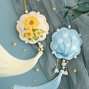 P66D珠绣花朵香包香囊平安福刺绣手工diy材料包龙年车挂件送男女