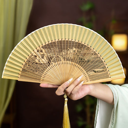 折扇小巧便携高端扇子中式装饰扇精美雕刻易携带旗袍走秀古风折扇