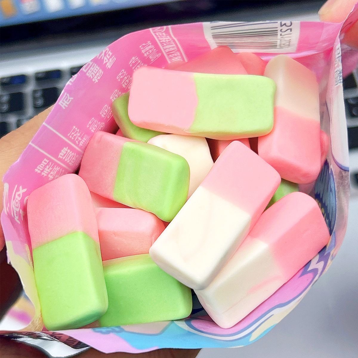 优之唯品泡泡软糖橡皮檫酸奶软糖双色糖果酸甜果味网红趣味零食