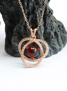 天然琥珀吊坠净水血珀项链镂空镶嵌女士复古民族风饰品节日礼物