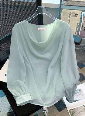 绿色雪纺衬衫女夏季2025新款薄款设计感通勤荡领法式休闲长袖上衣