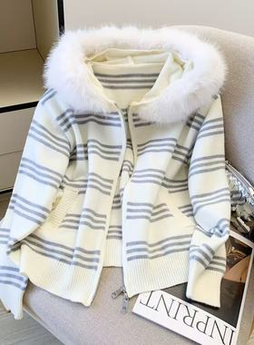 连帽针织衫女秋冬季2025新款灰色氛围感保暖毛领设计小众韩版开衫