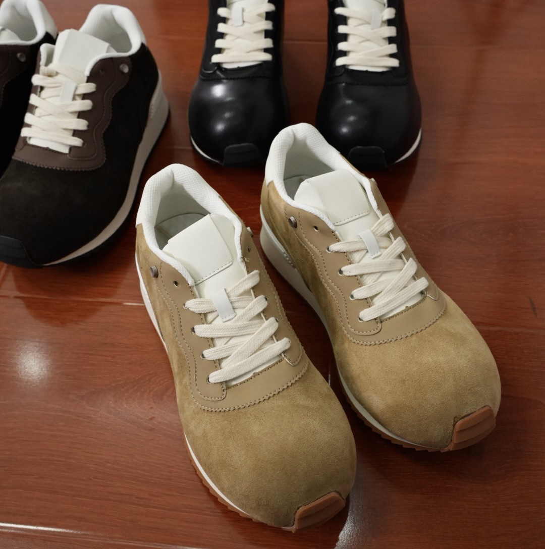 2025秋冬新款卡通风大头圆头运动鞋男女款厚底休闲板鞋