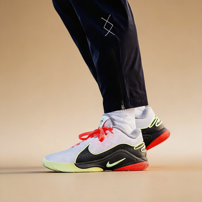 Nike LeBron 22 EP 白色 防滑耐磨低帮篮球鞋 男女同款FZ1095-101