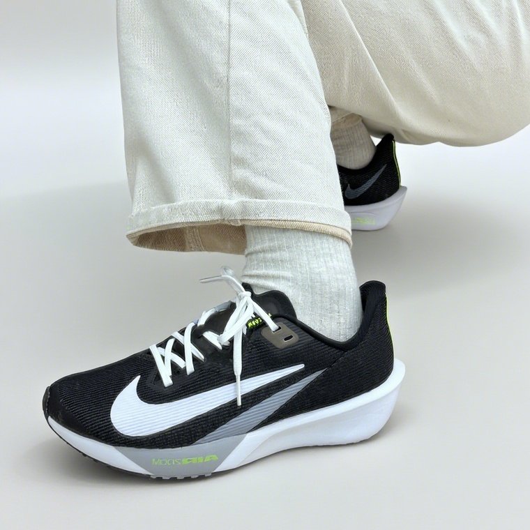 Nike Rival Fly 4 黑色 舒适防滑耐磨 低帮跑步鞋 男款FV6040-001