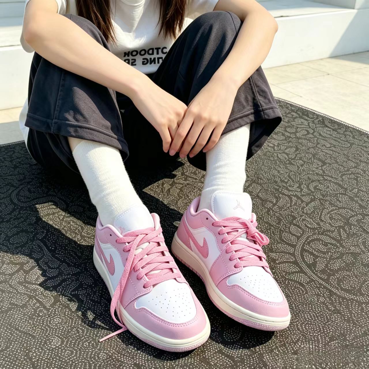 耐克AJ1低帮女款粉色缓震板鞋