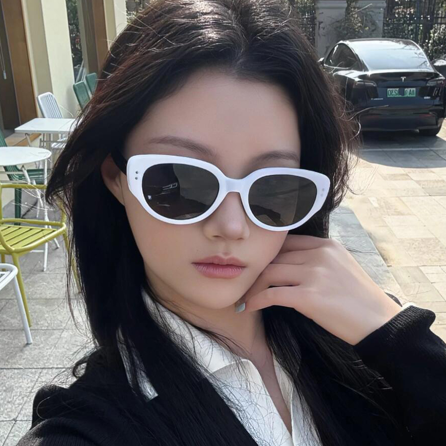 白色猫眼太阳镜网红墨镜2025新款ins欧美辣妹风造型拍照女潮高级
