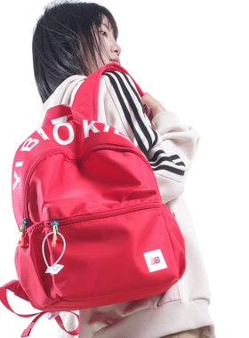 滨斯熊儿童书包韩版透气减负大红拼色白色休闲逛街旅游初中高中