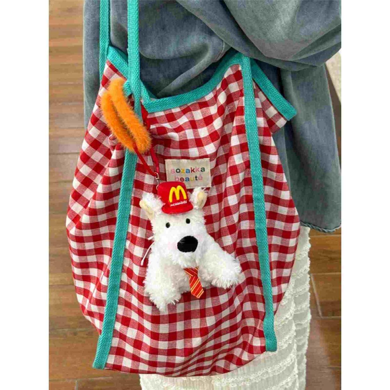 韩版红格松弛感帆布包女2024新款夏天大容量大学生上课通勤单肩包