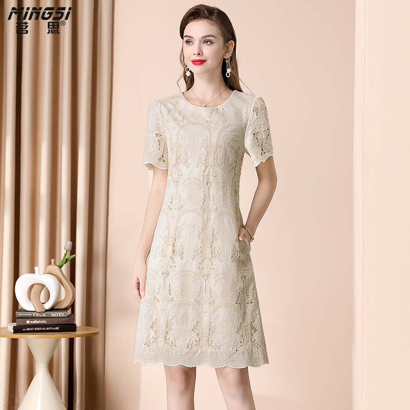 高级感小个子重工刺绣镂空连衣裙