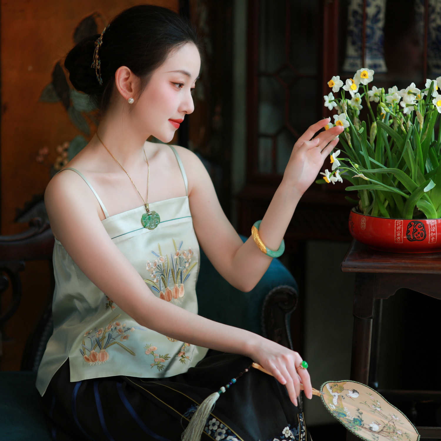 仙露沾伊丨一城风絮丨满绣花吊带