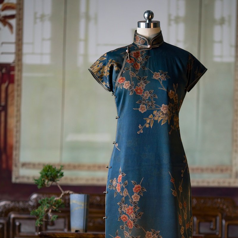 山茶赋丨一城风絮丨真丝民国风复古香云纱大小姐古法旗袍日常