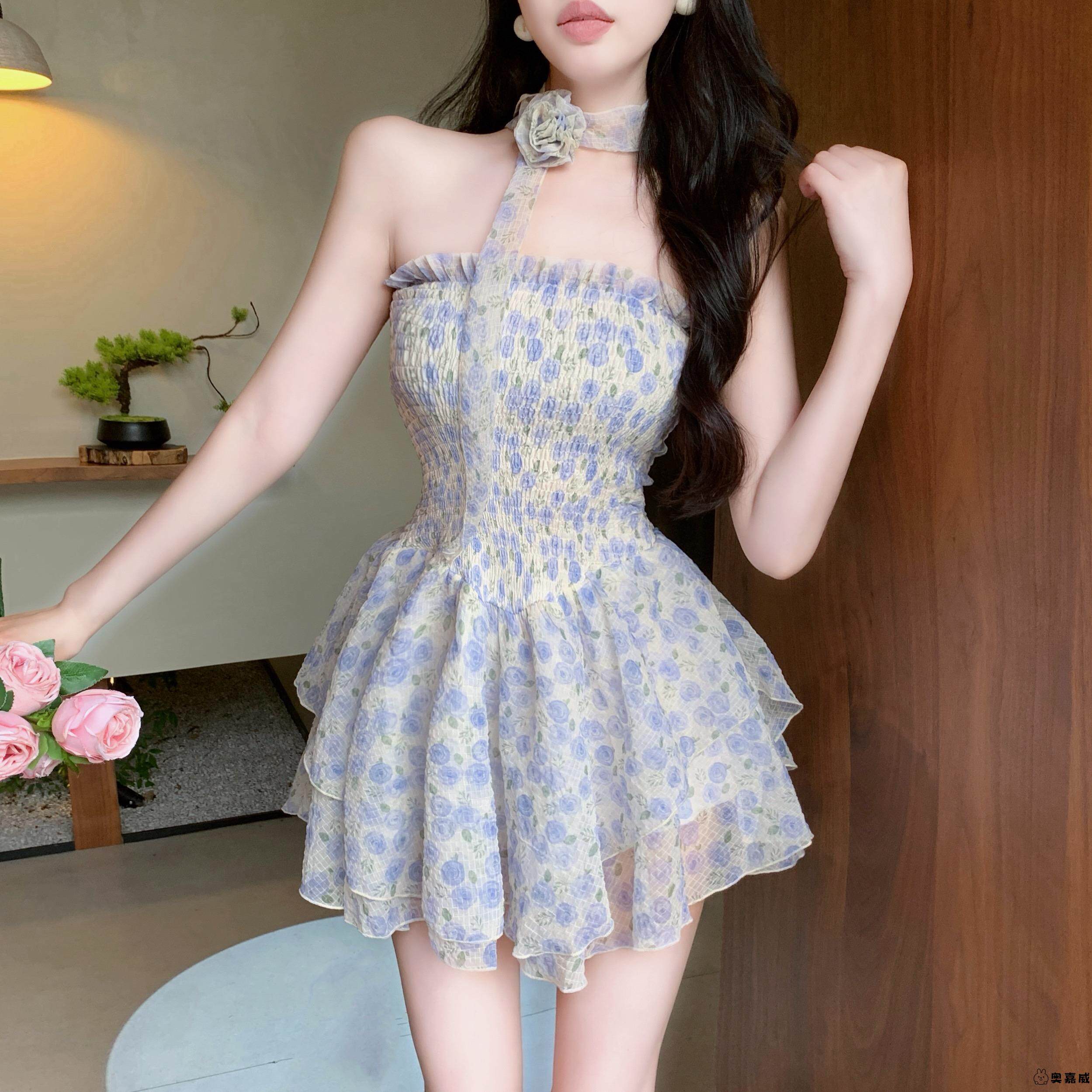 碎花雪纺吊带连衣裙女秋公主风收腰蓬蓬蛋糕裙一字肩法式抹胸裙子